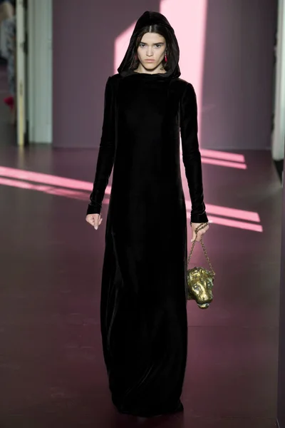 Look 13